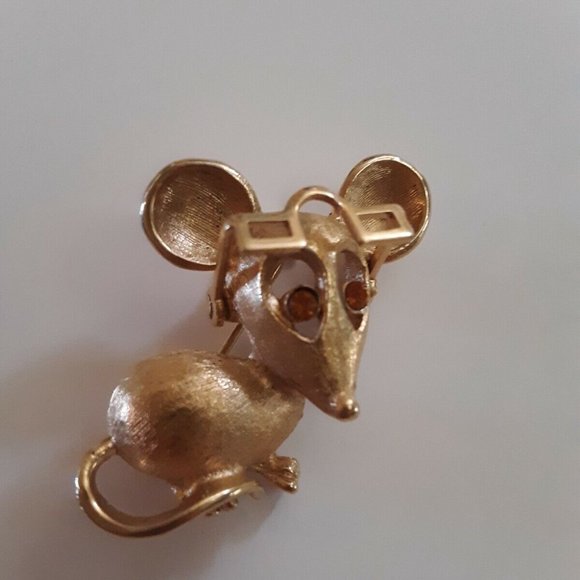 Goldtone mouse pin - Picture 2 of 4